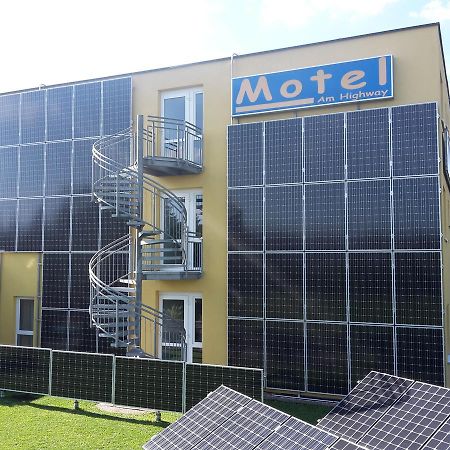Motel Am Highway Althengstett Exteriér fotografie