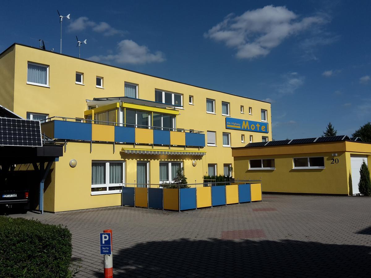 Motel Am Highway Althengstett Exteriér fotografie