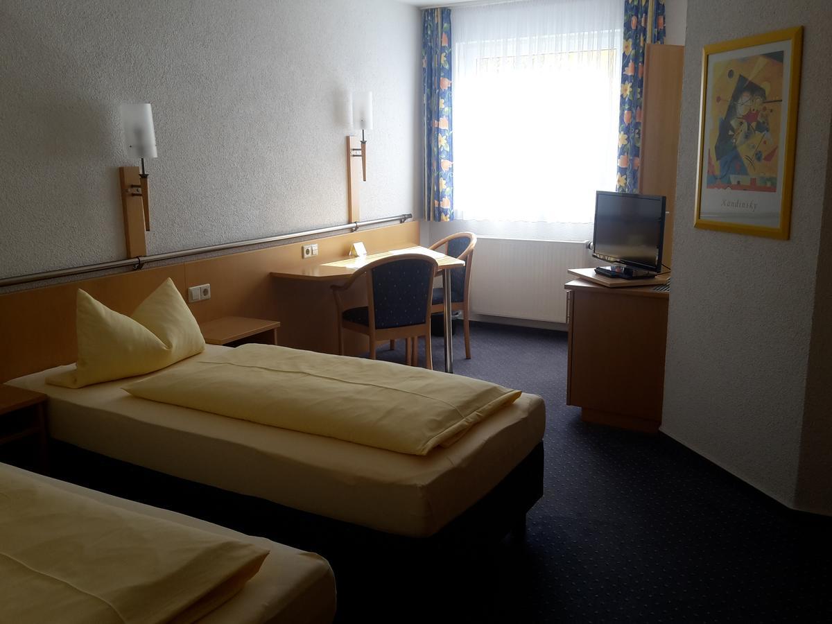 Motel Am Highway Althengstett Exteriér fotografie