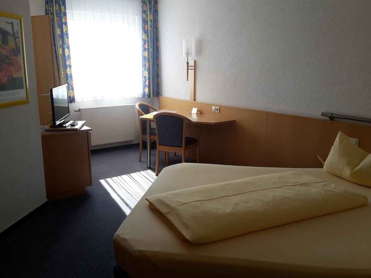 Motel Am Highway Althengstett Exteriér fotografie